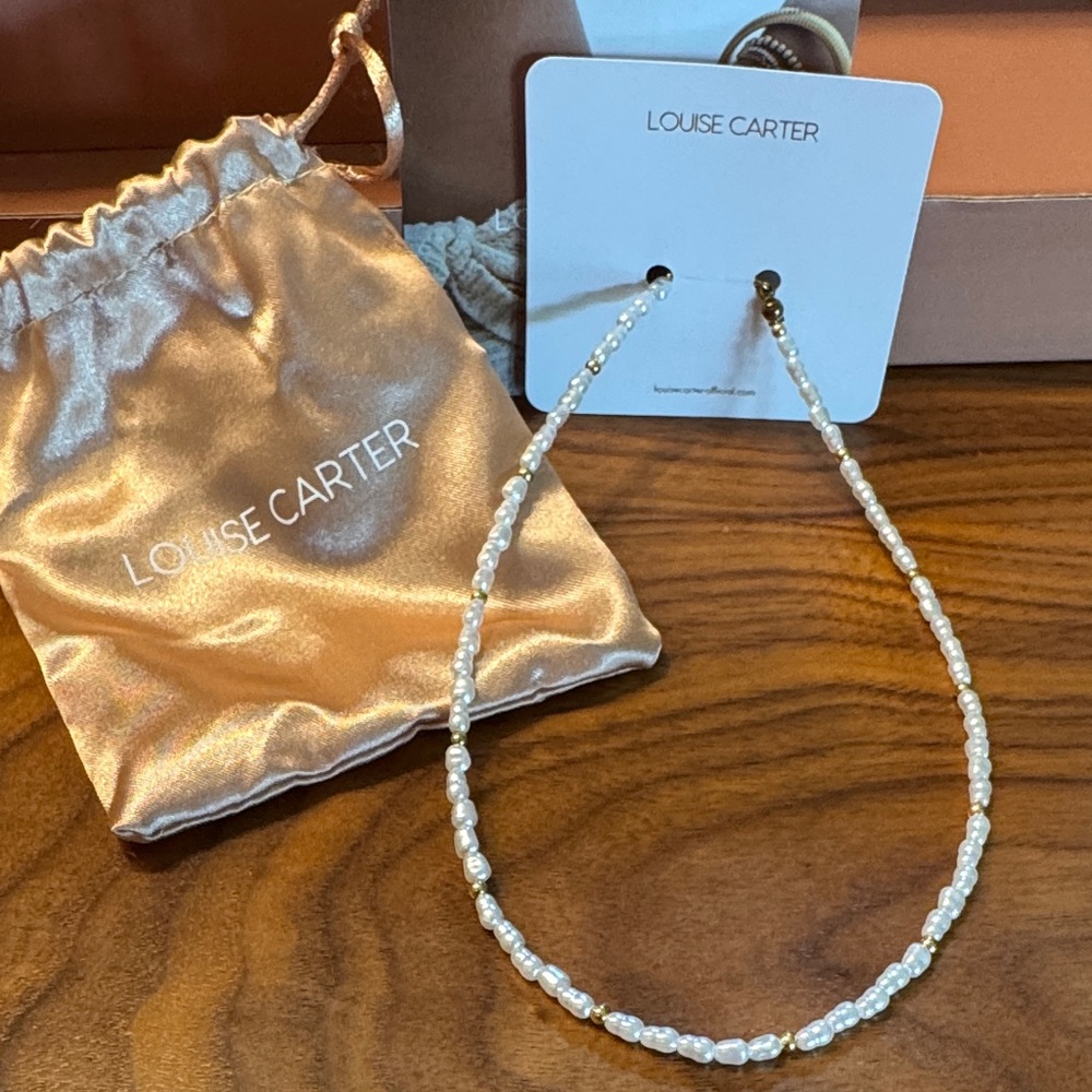 Elegant Pearl Choker / Necklace